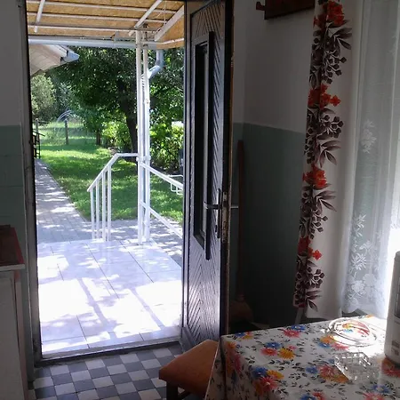 Rákóczi Utcai Nyaraló *